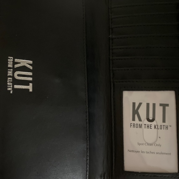 Black and white striped wallet - Picture 4 of 4